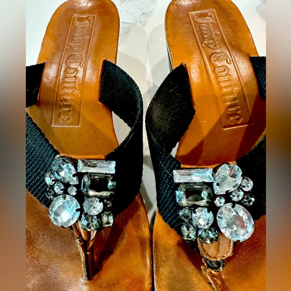 Juicy couture leather and canvas flip flops with jewels